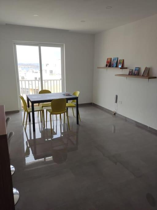 Appartamento Sorriso Flat N.9 - Entire Unit St. Paul's Bay Esterno foto