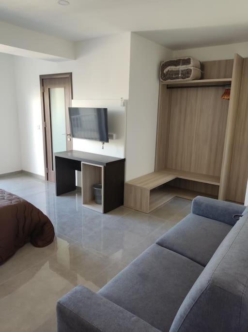 Appartamento Sorriso Flat N.9 - Entire Unit St. Paul's Bay Esterno foto